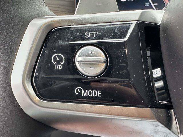 Used 2023 BMW 760i xDrive AWD/4WD image 29