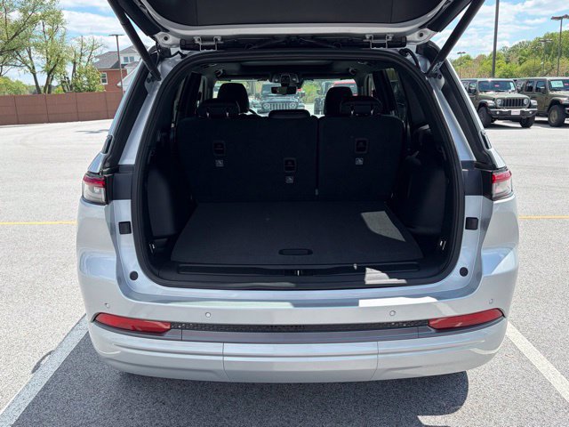 New 2026 Jeep Grand Cherokee Limited AWD/4WD image 7