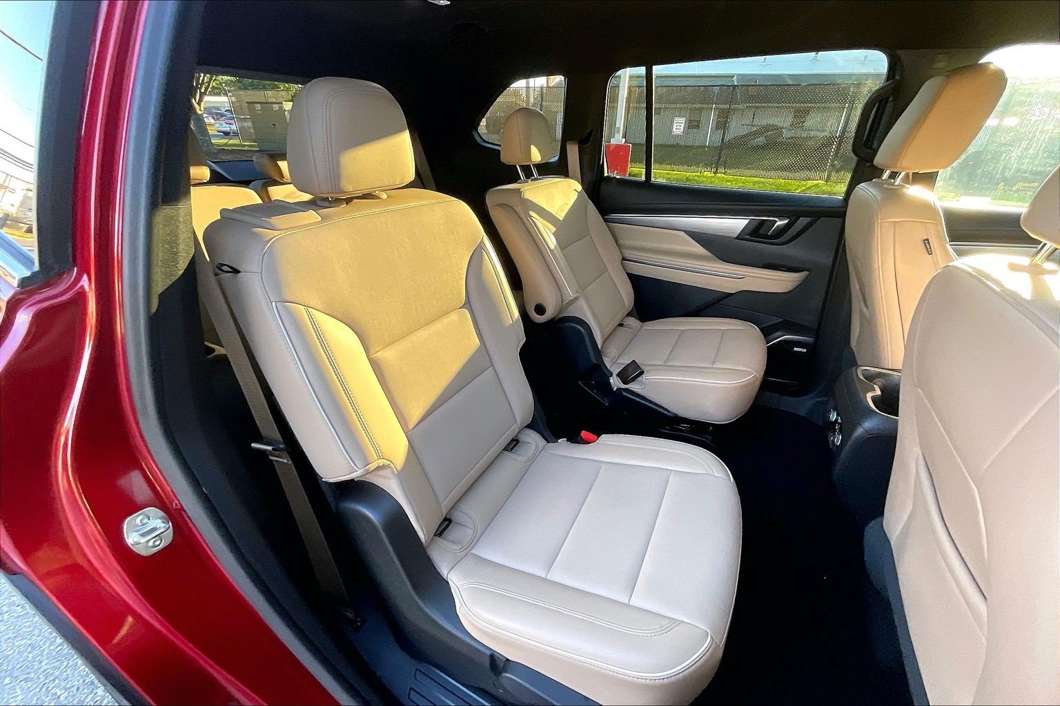 Used 2025 Buick Enclave Preferred FWD image 30