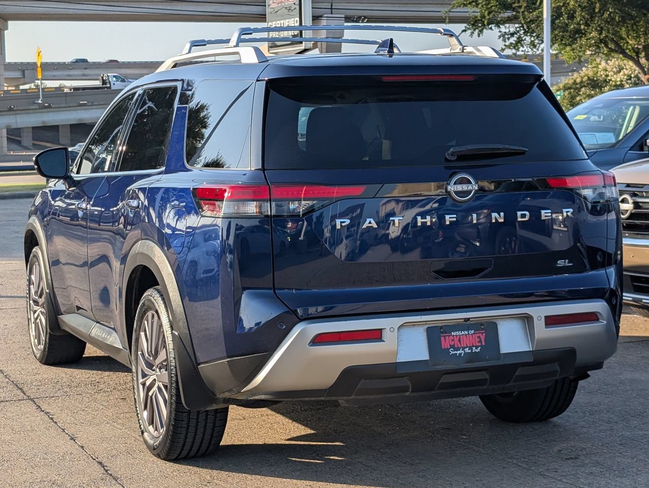 Certified 2023 Nissan Pathfinder SL w/ SL Premium Package FWD image 4