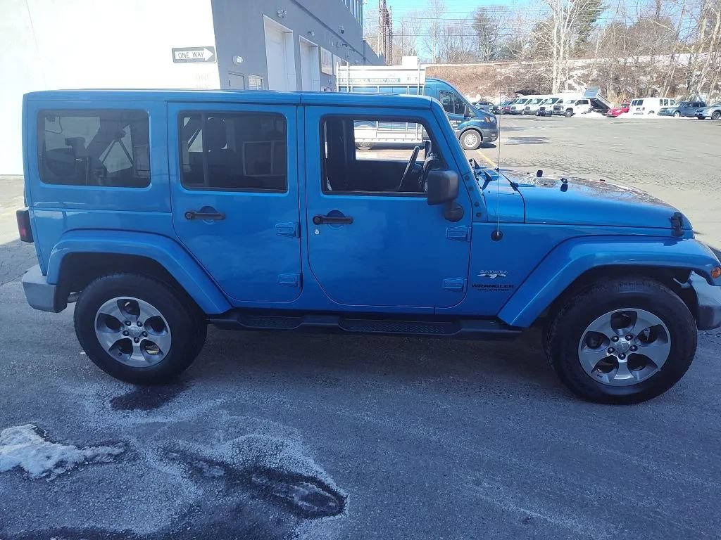 Used 2016 Jeep Wrangler Unlimited Sahara w/ Max Tow Package AWD/4WD image 5