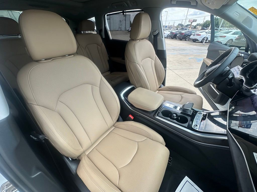 Used 2025 Audi Q7 3.0T Prestige image 33