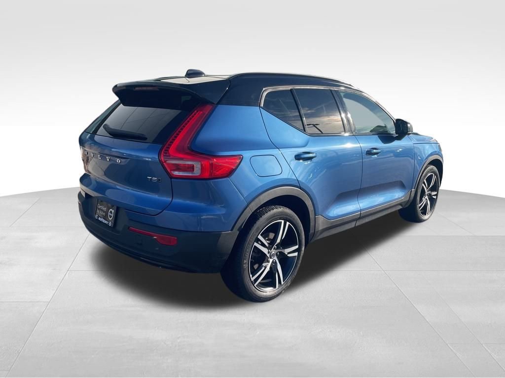 Used 2021 Volvo XC40 T5 R-Design w/ Advanced Package image 9