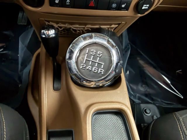 Used 2016 Jeep Wrangler Unlimited Sahara w/ Connectivity Group image 37