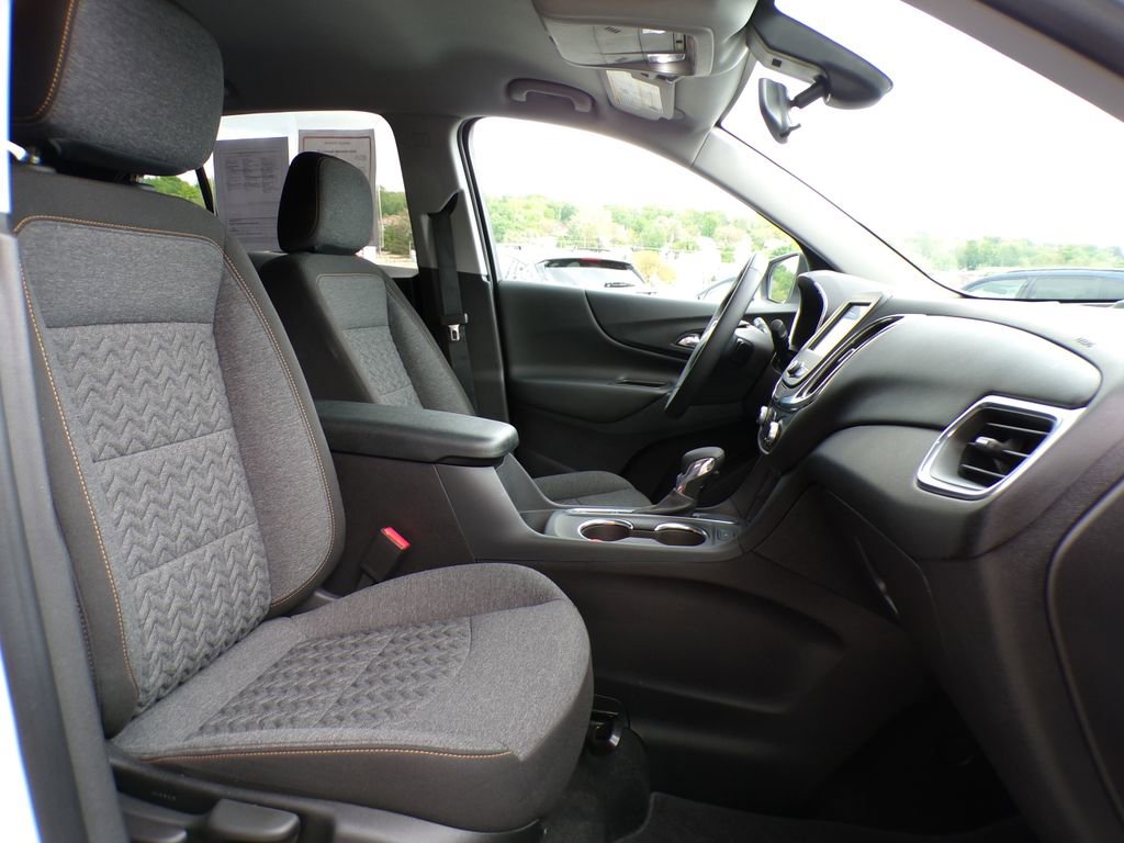Used 2024 Chevrolet Equinox LT FWD image 16