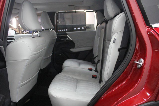 New 2026 Mitsubishi Outlander SEL FWD image 24