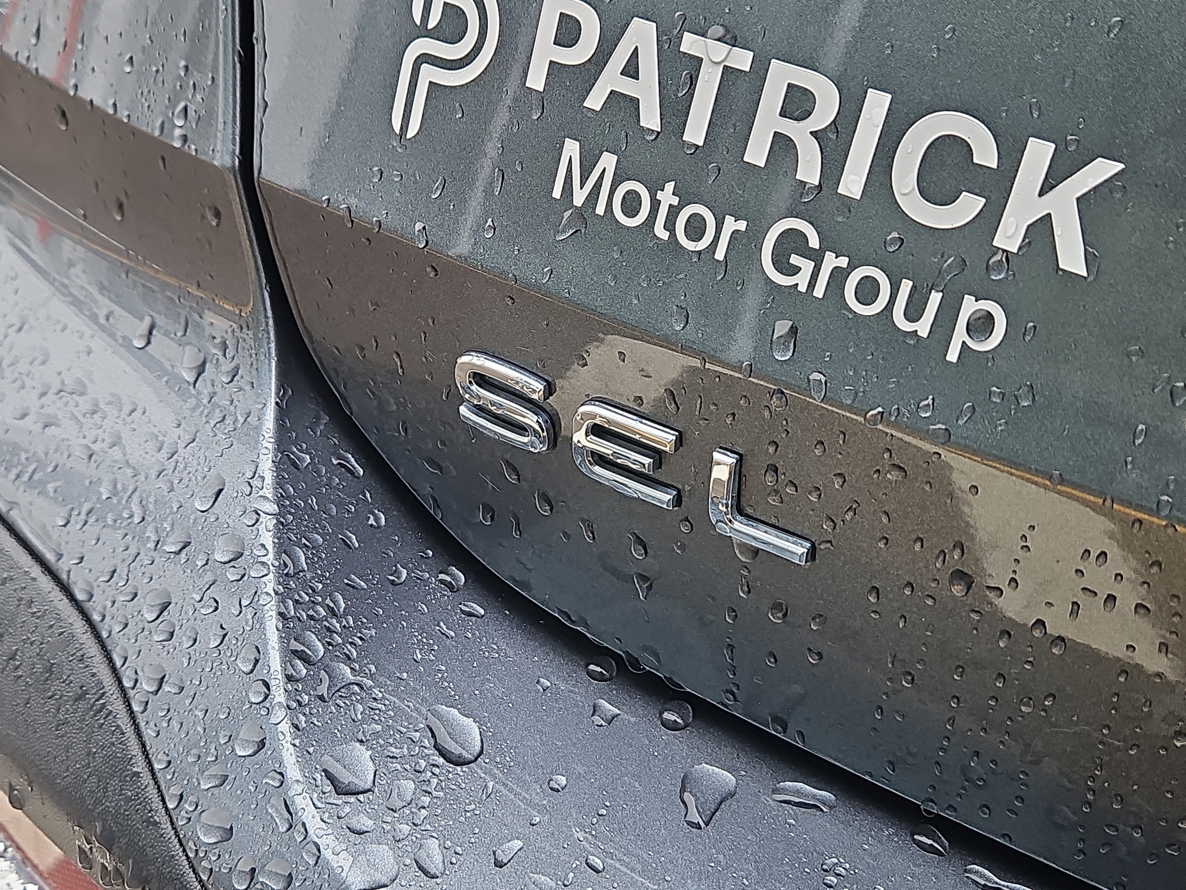 Used 2025 Volkswagen Taos SEL image 5