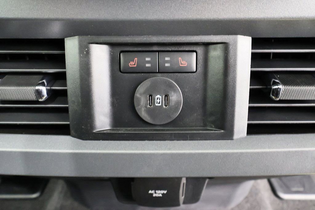 New 2025 Ford F350 Lariat w/ Lariat Ultimate Package image 13
