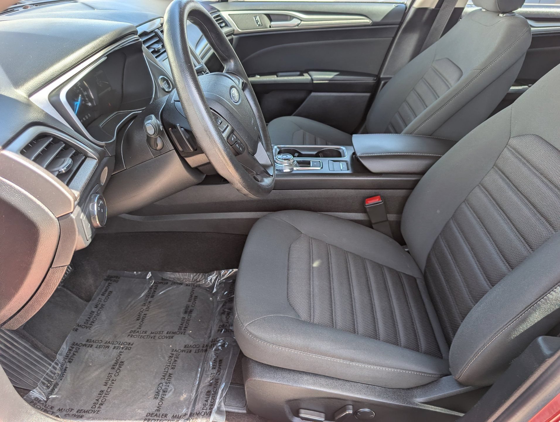 Used 2019 Ford Fusion SE FWD image 18