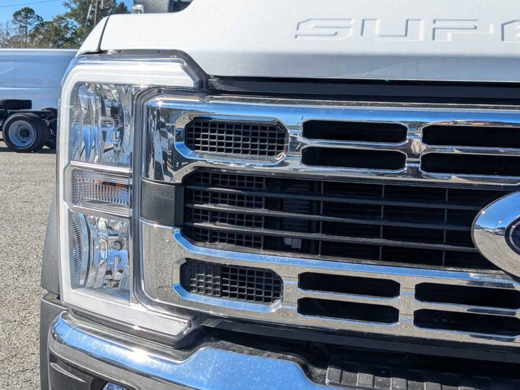 New 2025 Ford F550 4x4 Regular Cab Super Duty image 10