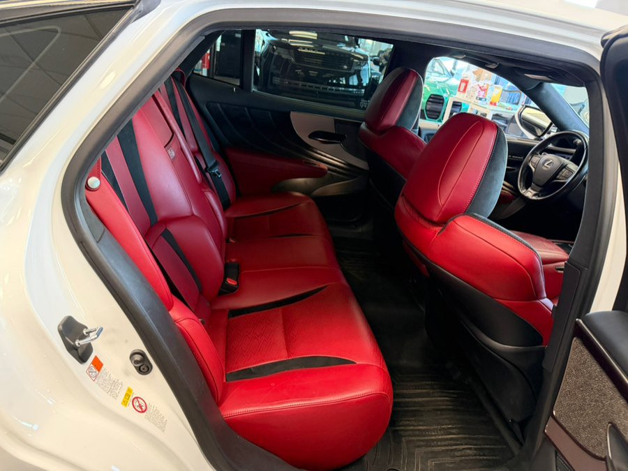 Used 2018 Lexus LS 500 F Sport w/ Accessory Package (Z1) image 31