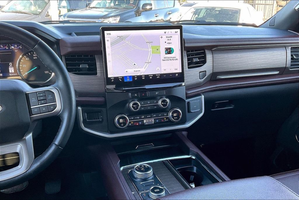 Used 2024 Ford Expedition Limited image 8