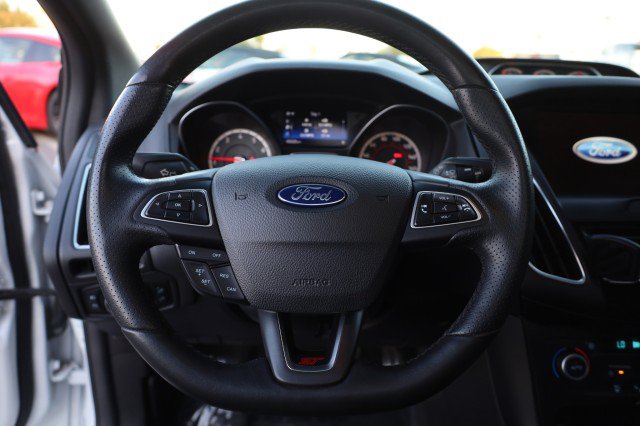 Used 2017 Ford Focus ST w/ Equipment Group 401A FWD image 27