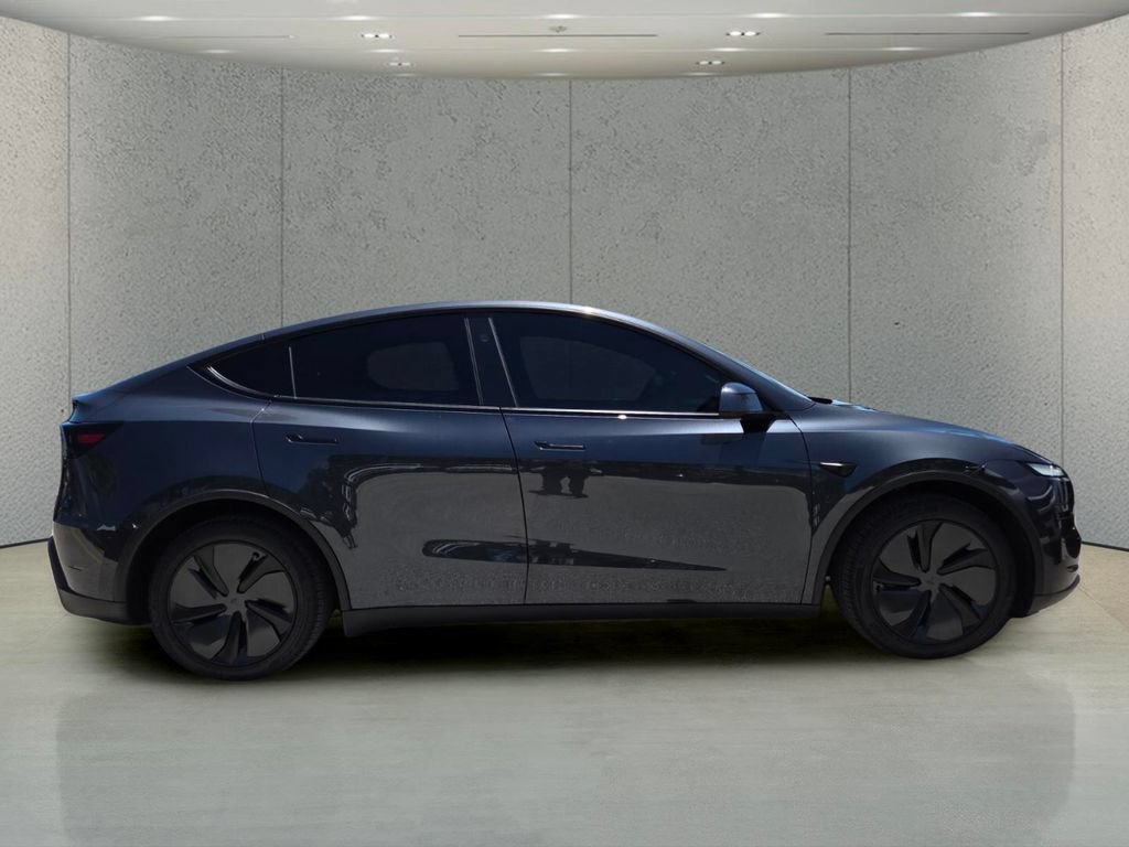 Used 2026 Tesla Model Y Long Range AWD/4WD image 2