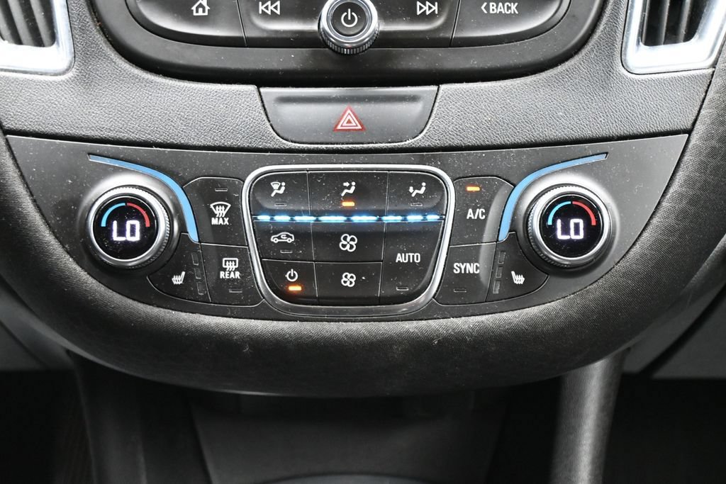 Used 2019 Chevrolet Malibu LT FWD image 21