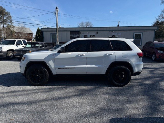 Used 2020 Jeep Grand Cherokee Trailhawk image 3