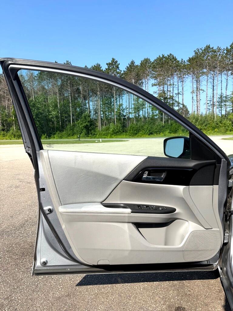 Used 2016 Honda Accord LX image 11