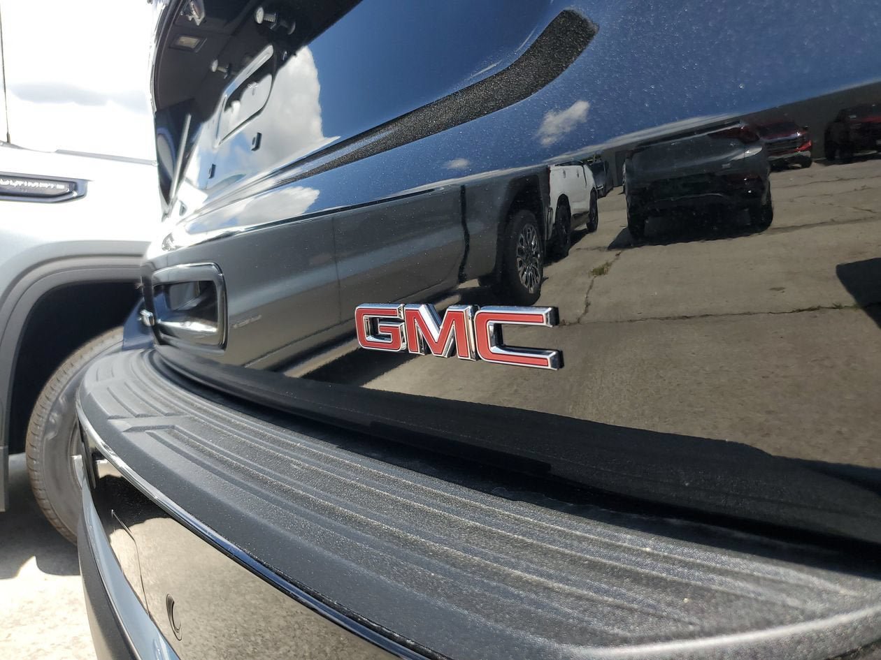 New 2026 GMC Yukon Denali RWD image 7