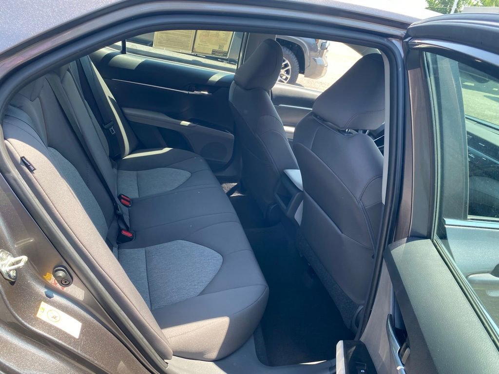 Used 2019 Toyota Camry LE FWD image 16