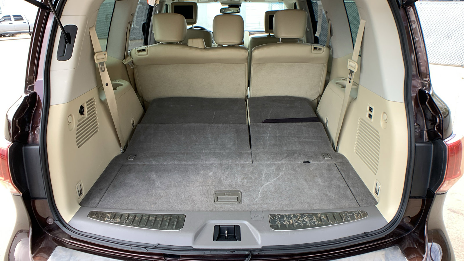 Used 2017 INFINITI QX80 4WD w/ Driver Assistance Package image 26