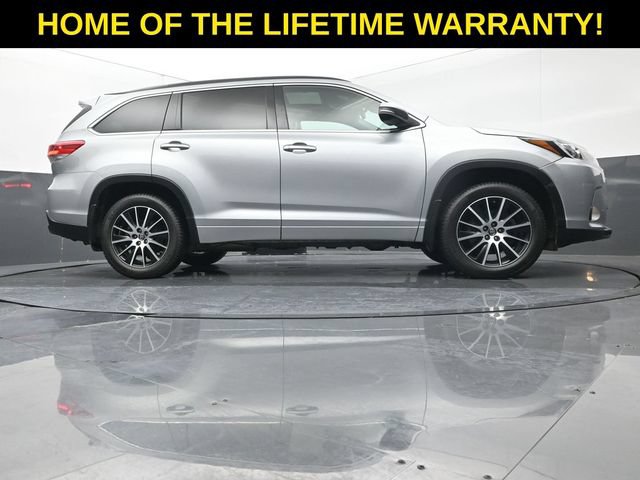 Used 2017 Toyota Highlander SE AWD/4WD image 43