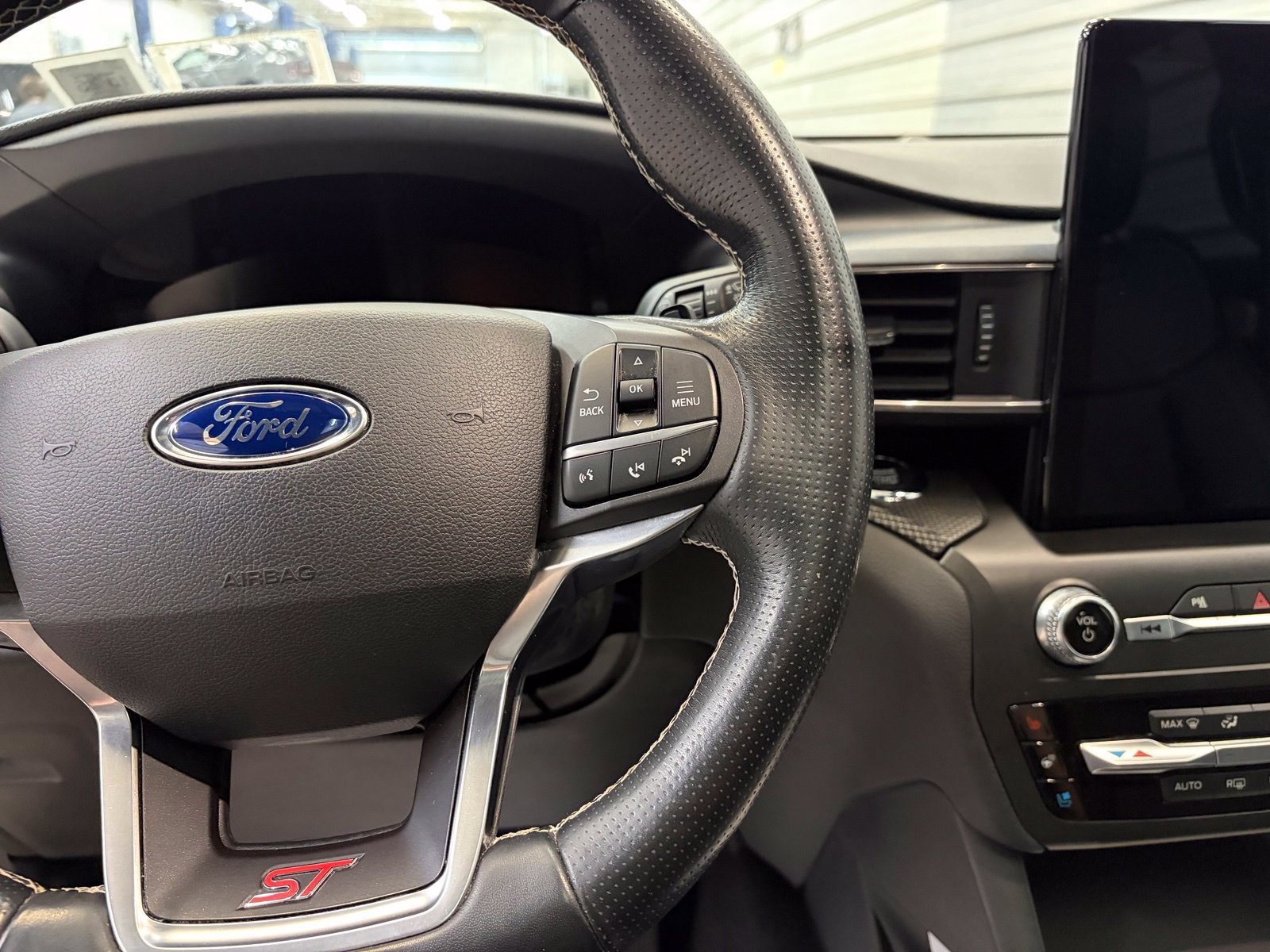 Used 2020 Ford Explorer ST w/ Premium Technology Package AWD/4WD image 15