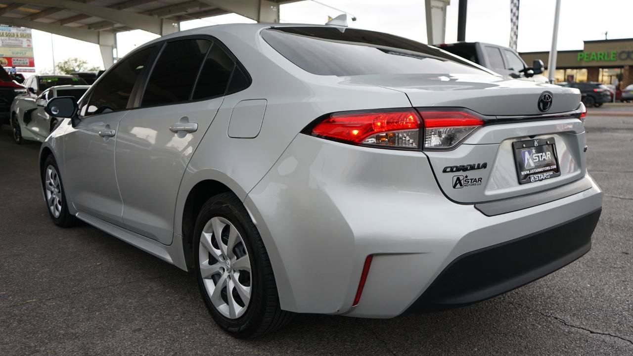 Used 2024 Toyota Corolla LE FWD image 5