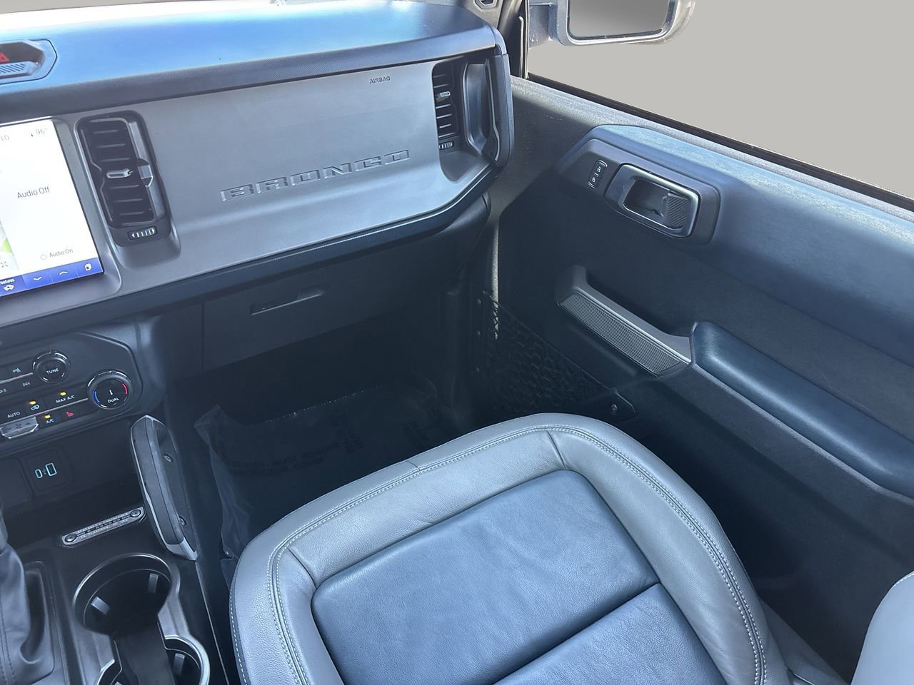 Used 2022 Ford Bronco Outer Banks AWD/4WD image 15