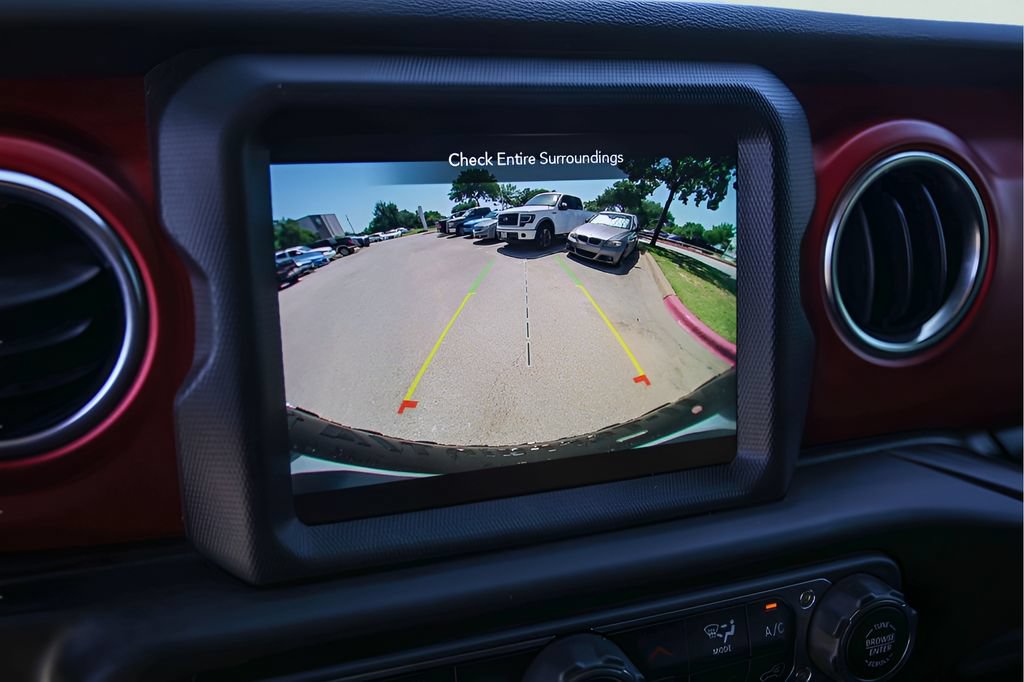 Used 2023 Jeep Wrangler Unlimited Rubicon w/ Cold Weather Group AWD/4WD image 18
