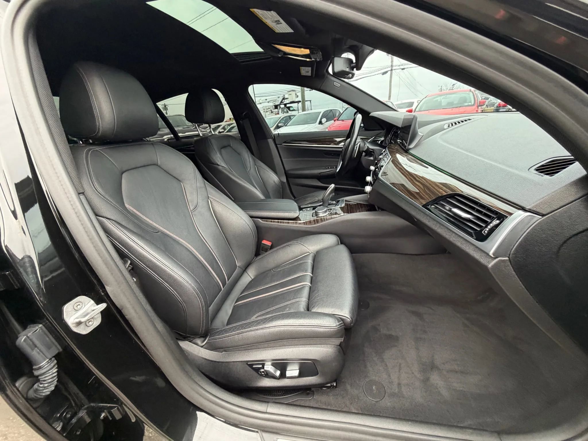 Used 2018 BMW 540i xDrive w/ Premium Package image 14