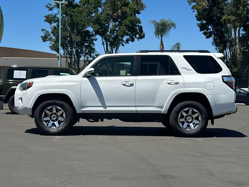 Used 2022 Toyota 4Runner TRD Off-Road Premium AWD/4WD image 2