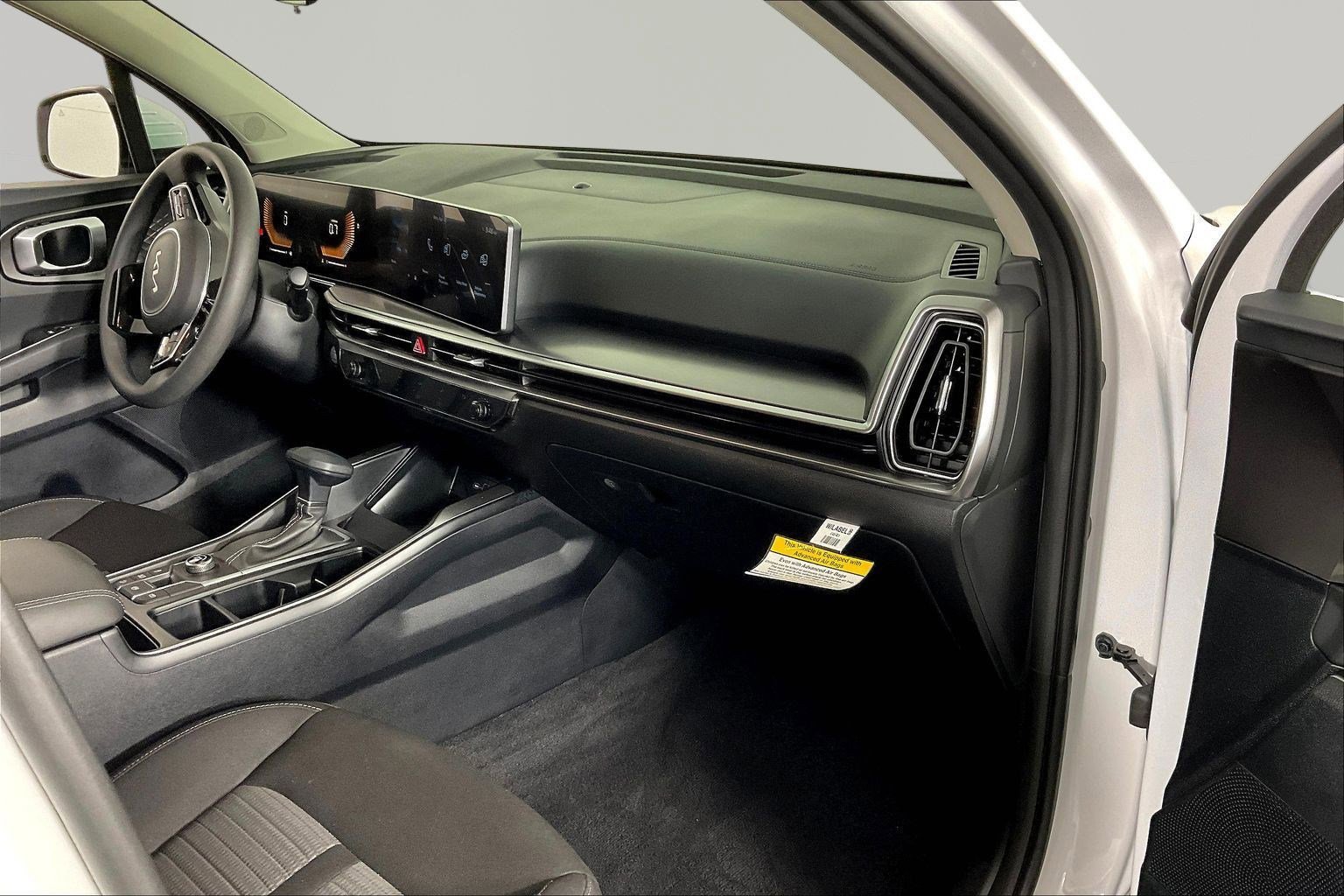 Certified 2025 Kia Sorento LX FWD image 27