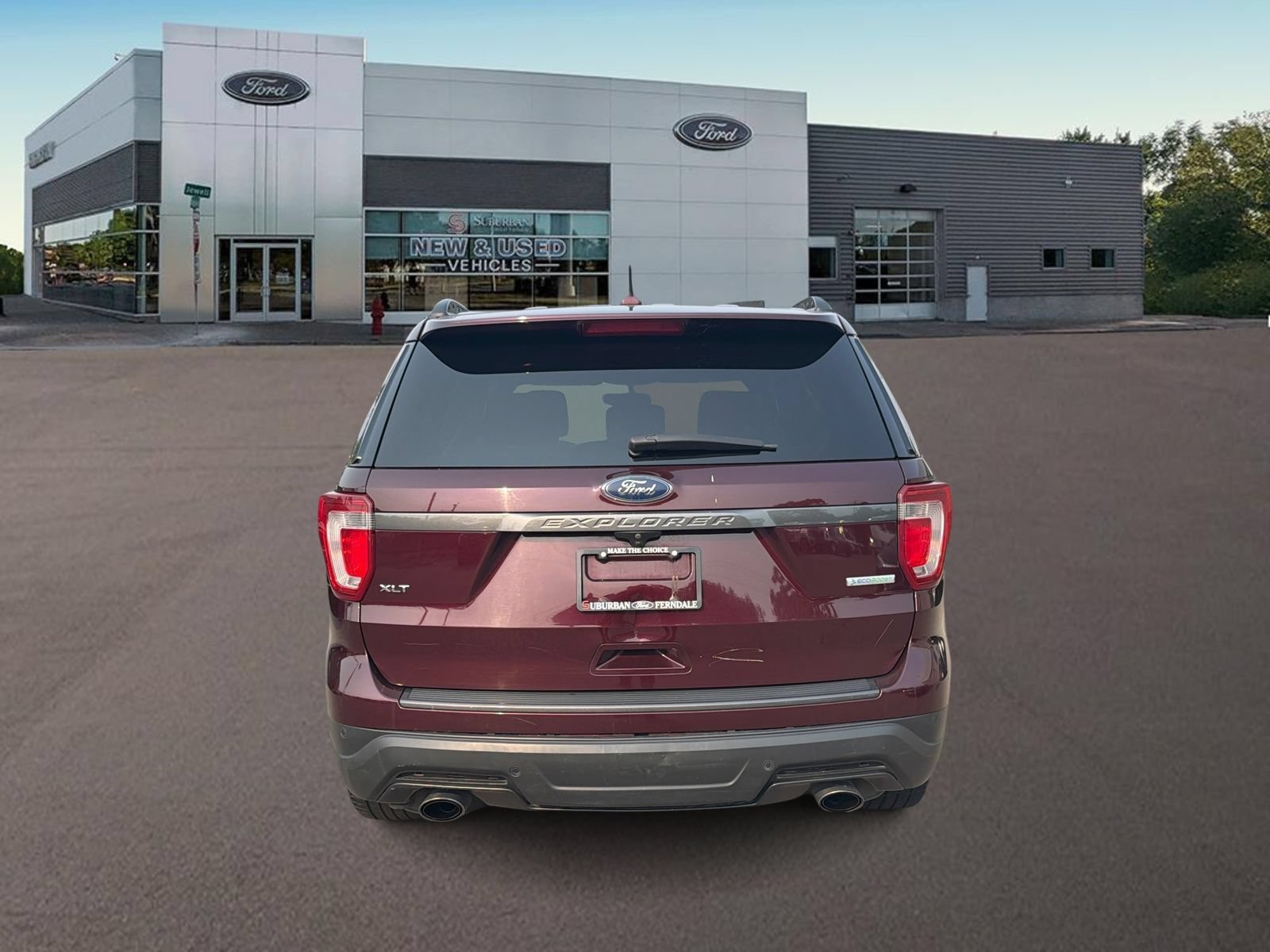 Used 2019 Ford Explorer XLT w/ Equipment Group 202A FWD image 8