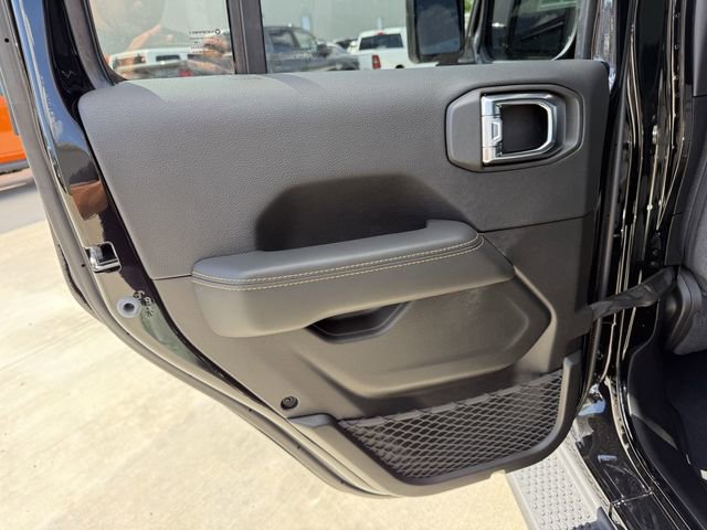 New 2025 Jeep Wrangler Sahara w/ Technology Group image 15