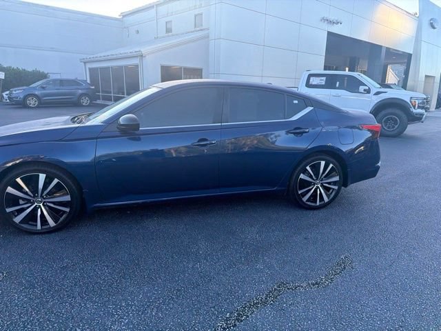Used 2021 Nissan Altima 2.5 SR FWD image 11