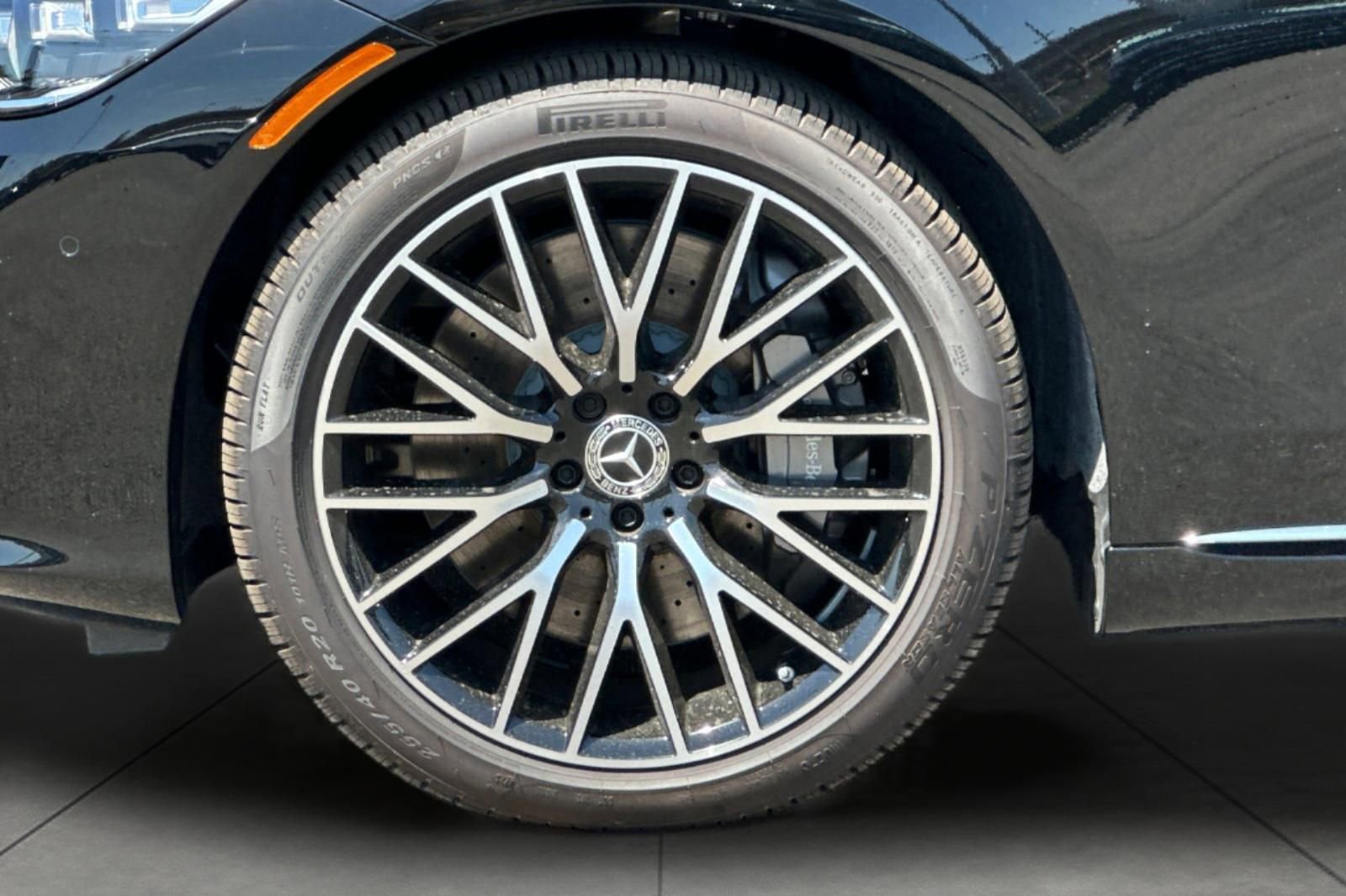 New 2025 Mercedes-Benz S 580 4MATIC Sedan image 4
