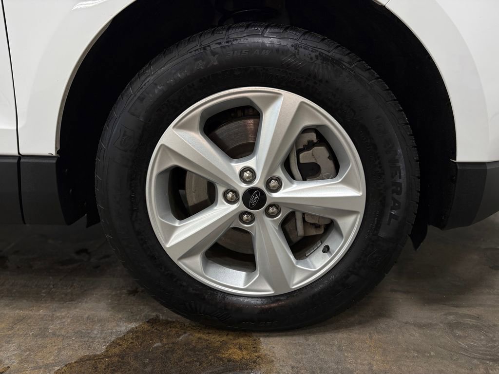 Used 2024 Ford Edge SE w/ Cargo Accessory Package image 37