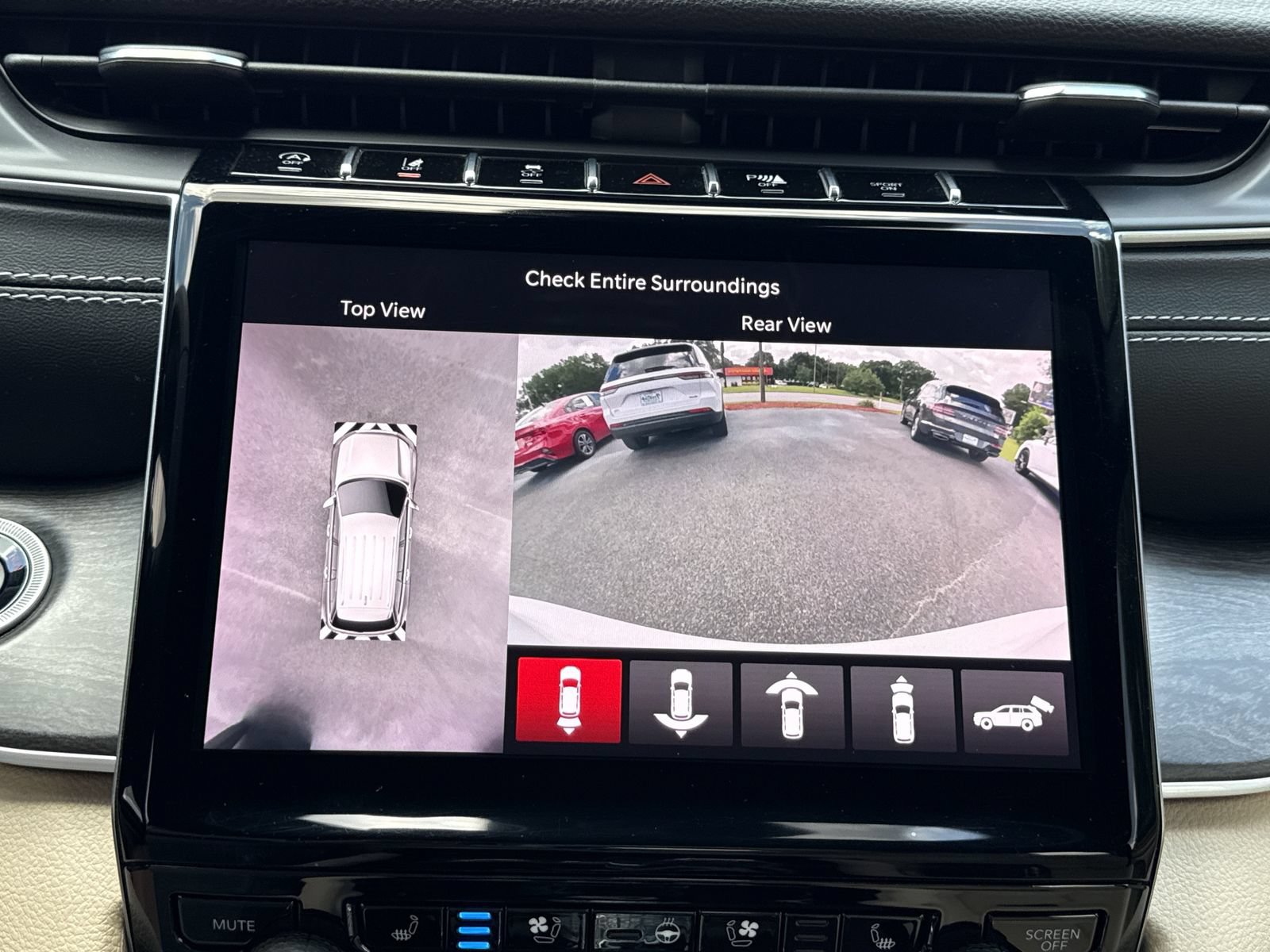 Used 2023 Jeep Grand Cherokee Limited w/ Luxury Tech Group II RWD image 23