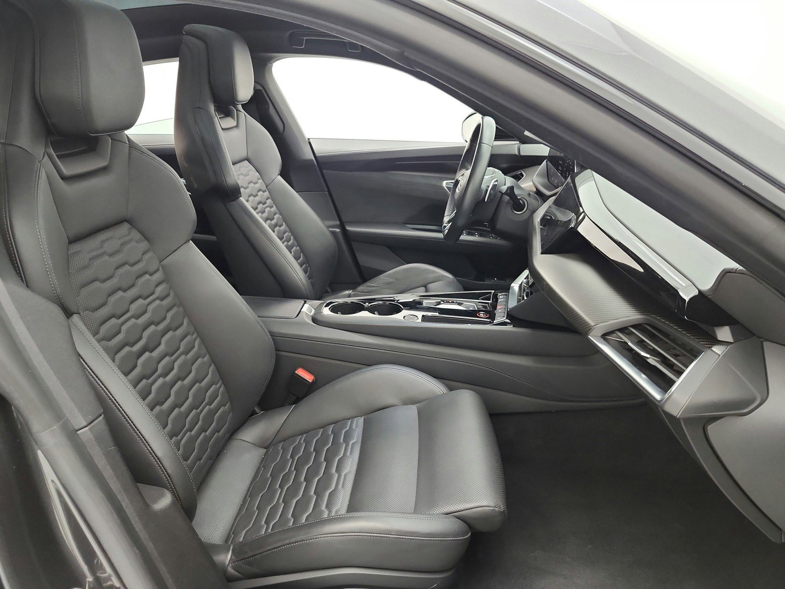 Used 2022 Audi e-tron GT Premium Plus w/ Performance Package image 19