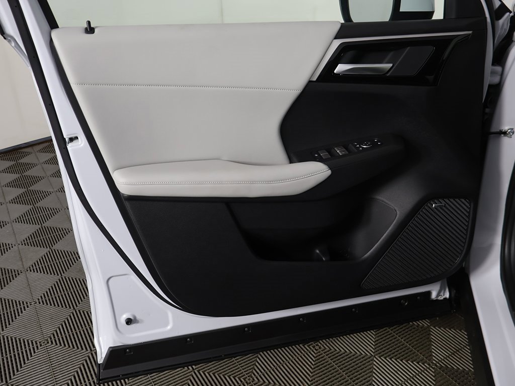 New 2025 Mitsubishi Outlander SE image 25