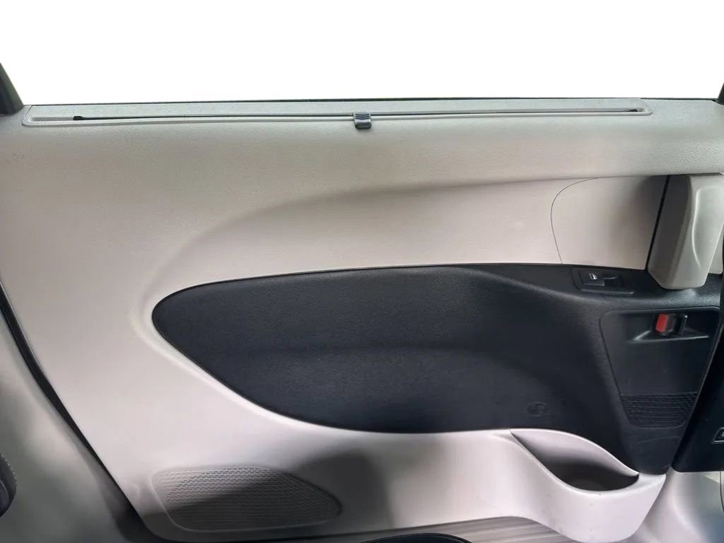 Used 2023 Chrysler Pacifica Touring-L image 23