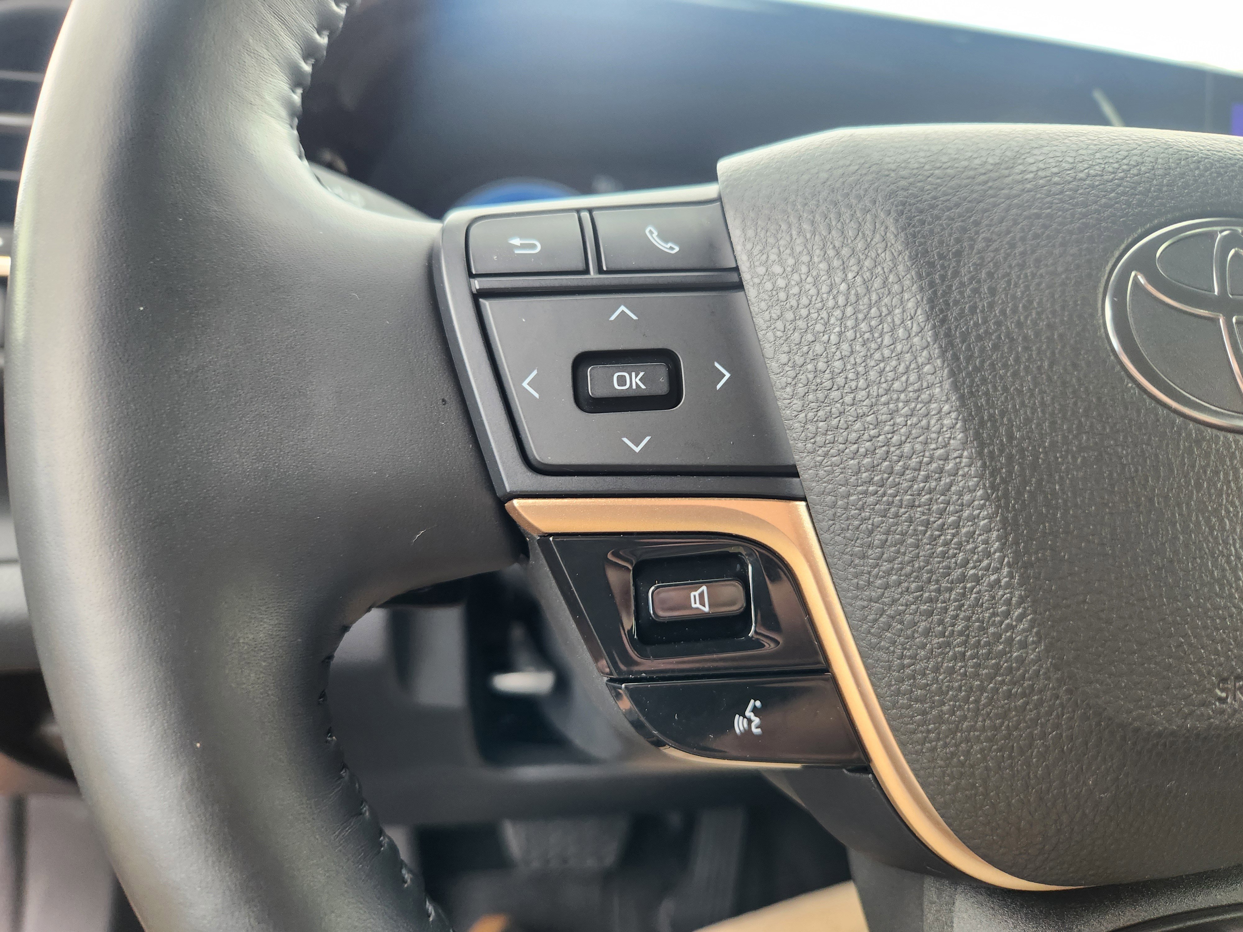 Used 2023 Toyota Crown Platinum image 12