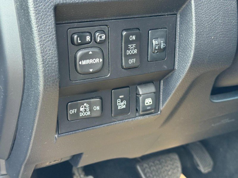 Used 2017 Toyota Tundra image 16