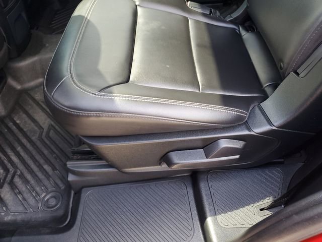 Used 2023 Ford Explorer XLT w/ Equipment Group 202A AWD/4WD image 31