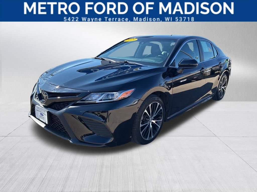 Used 2018 Toyota Camry SE w/ Moonroof Package image 4