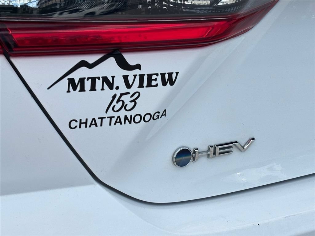 Used 2025 Toyota Camry LE FWD image 11