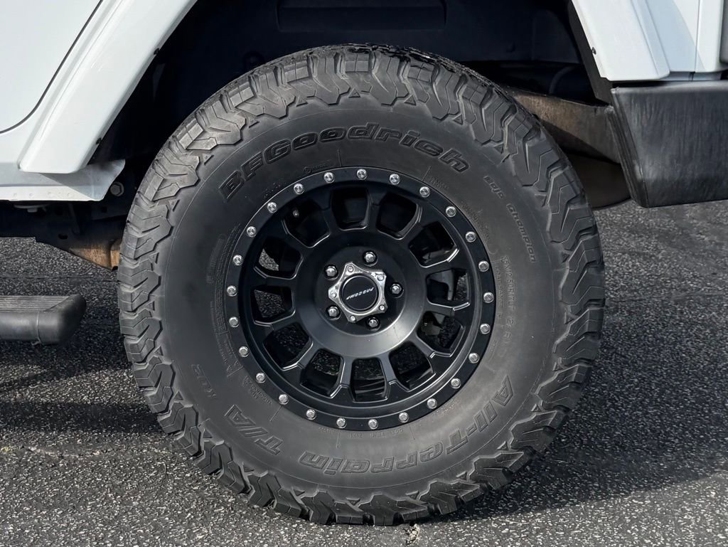 Used 2018 Jeep Wrangler Unlimited Sahara image 14