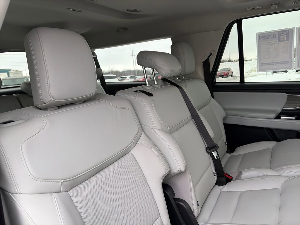 Used 2025 Ford Expedition Max Platinum image 41