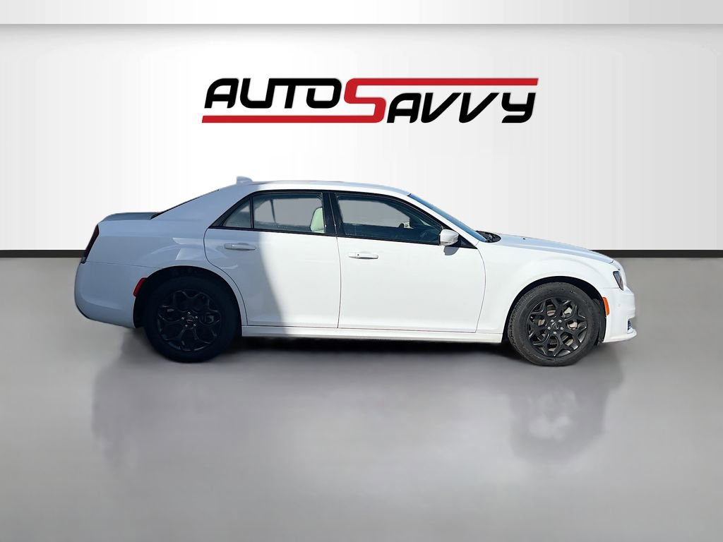 Used 2023 Chrysler 300 Touring L image 8