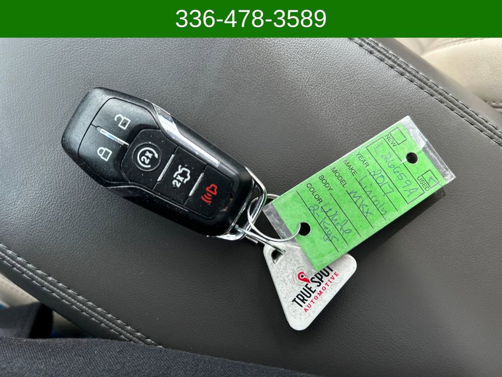 Used 2017 Lincoln MKX Reserve image 28